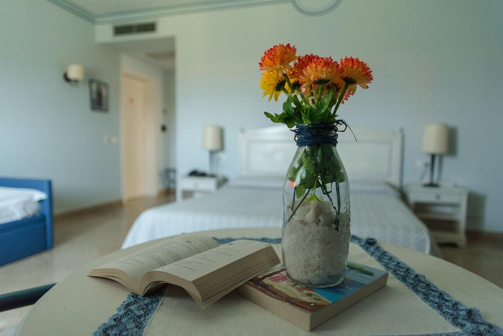 Relais Antiche Saline Hotel Torre Nubia Ngoại thất bức ảnh